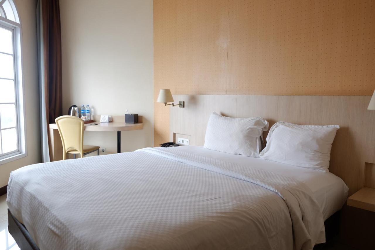 Rio City Hotel Palembang Dış mekan fotoğraf